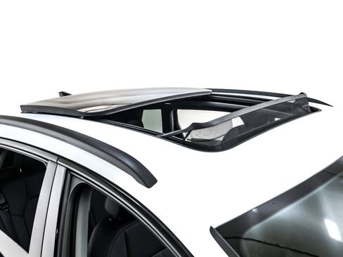 Used 2025 Audi Q6 e-tron Premium w/ Convenience Package image 23