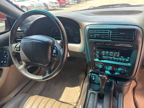 Used 2002 Chevrolet Camaro Z28 w/ SS Performance/Appearance Pkg RWD image 21