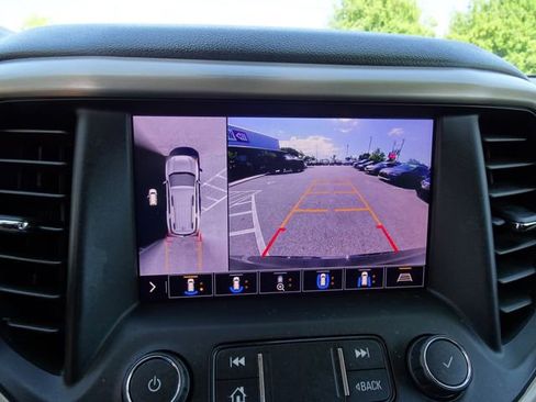 Used 2020 GMC Acadia Denali w/ Technology Package FWD image 27