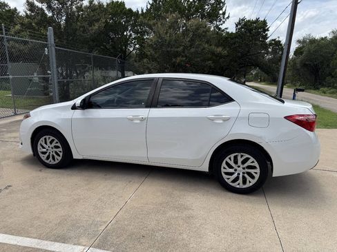 Used 2019 Toyota Corolla LE FWD image 10