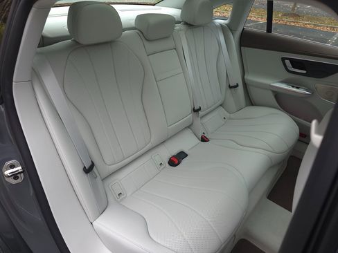 Used 2023 Mercedes-Benz EQE 350+ Sedan image 17