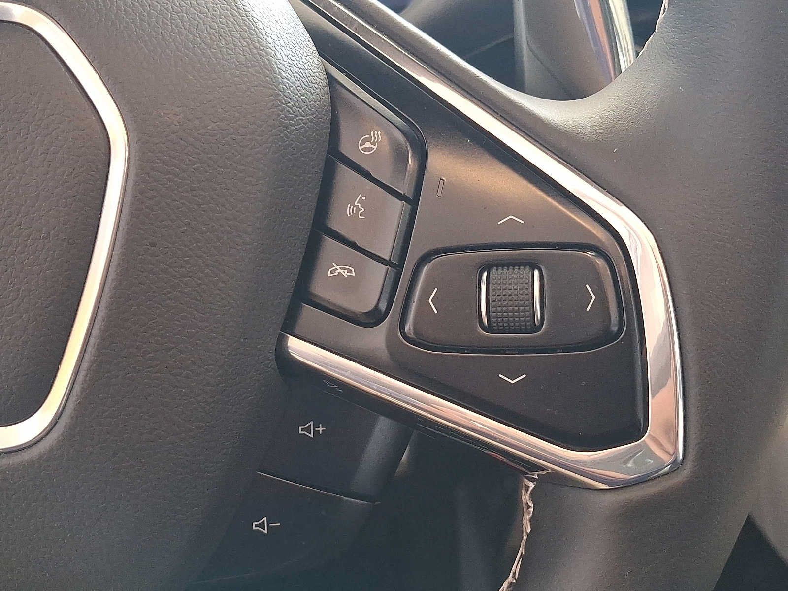 Used 2024 Chevrolet Corvette Stingray Preferred Cpe w/ Battery Protection Package RWD image 19