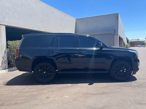 Used 2015 Cadillac Escalade Premium RWD image 3