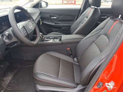 New 2026 Nissan Sentra SR w/ SR Premium Package FWD image 24