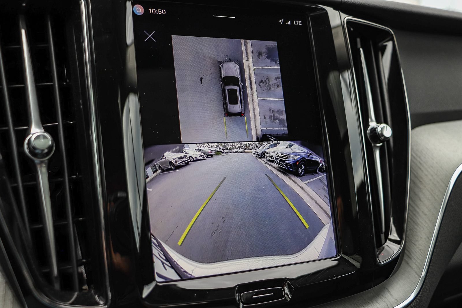 Used 2025 Volvo XC60 B5 Plus w/ Protection Package Premier AWD/4WD image 26