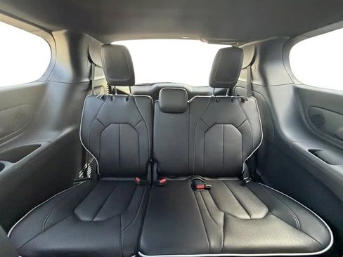 New 2026 Chrysler Pacifica Select FWD image 37