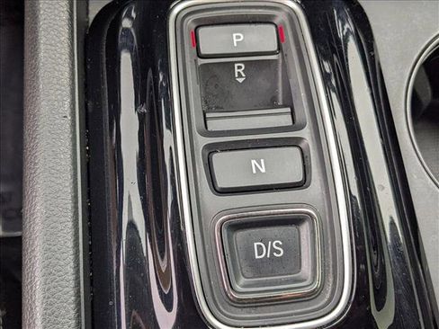 Used 2025 Honda Pilot EX-L image 12