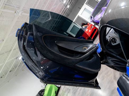 Used 2019 McLaren 600LT RWD image 44