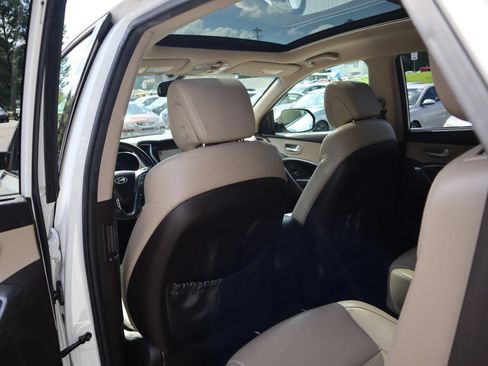 Used 2014 Hyundai Santa Fe Limited FWD image 11
