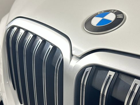 Used 2023 BMW X7 xDrive40i image 16