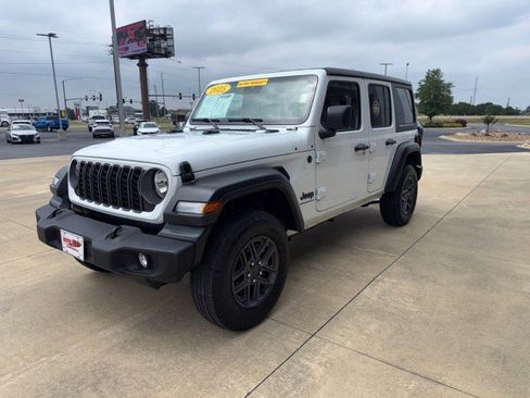 Used 2025 Jeep Wrangler Unlimited Sport AWD/4WD image 5