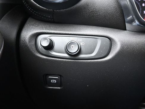 Used 2020 Chevrolet Blazer LT image 24