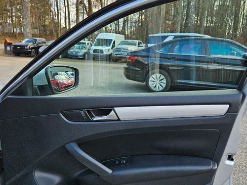 Used 2013 Volkswagen Passat 2.5 SE image 33