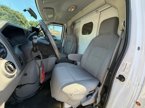 Used 2016 Ford E-350 and Econoline 350 Super Duty w/ Power Windows & Locks Group RWD image 11