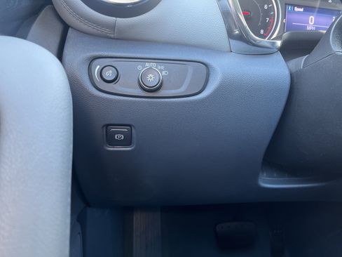 Used 2019 Chevrolet Blazer LT image 26