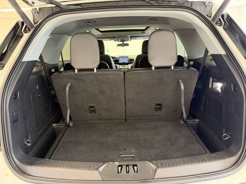 Used 2022 Ford Explorer XLT w/ Equipment Group 202A image 37