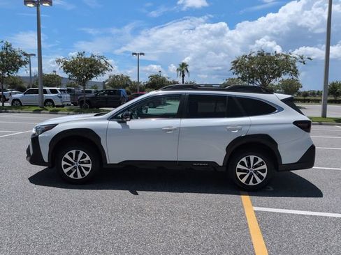 Used 2024 Subaru Outback Premium AWD/4WD image 7
