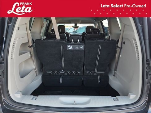 Used 2017 Chrysler Pacifica Touring-L Plus image 31