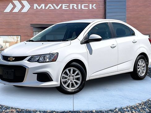 Used 2018 Chevrolet Sonic LT FWD image 3