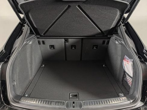 New 2026 Porsche Macan AWD/4WD image 16