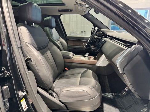 Used 2025 Land Rover Range Rover SE image 35
