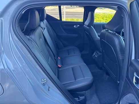 Used 2025 Volvo XC40 B5 Core AWD/4WD image 13