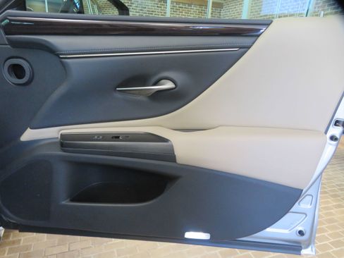 Used 2021 Lexus ES 350 w/ Premium Package FWD image 23
