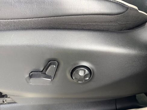 Used 2024 Chrysler Pacifica Limited image 23