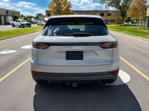 Used 2021 Porsche Cayenne E-Hybrid AWD/4WD image 4