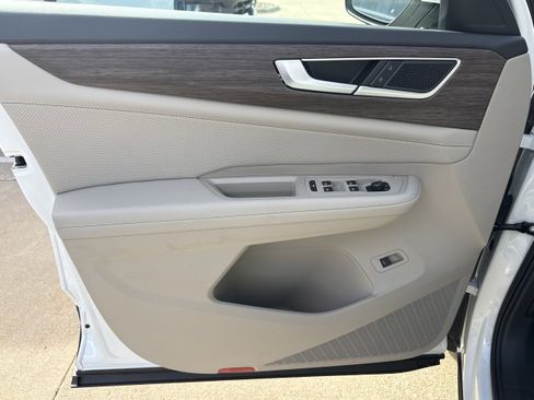 New 2026 Volkswagen Atlas SEL image 12