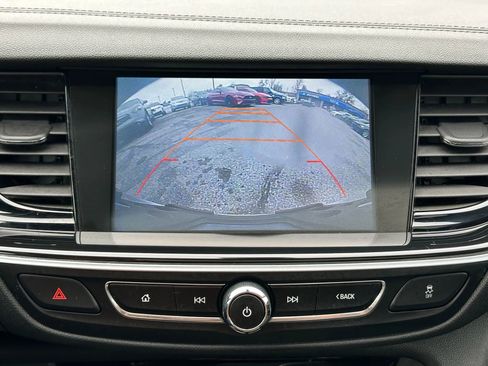 Used 2018 Buick Regal Essence image 37