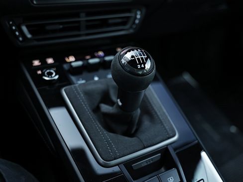 Used 2024 Porsche 911 Carrera T image 36