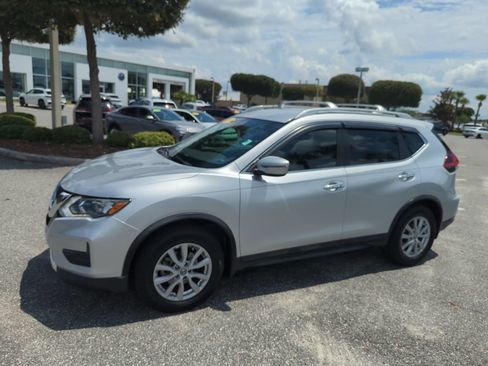 Used 2018 Nissan Rogue SV FWD image 13