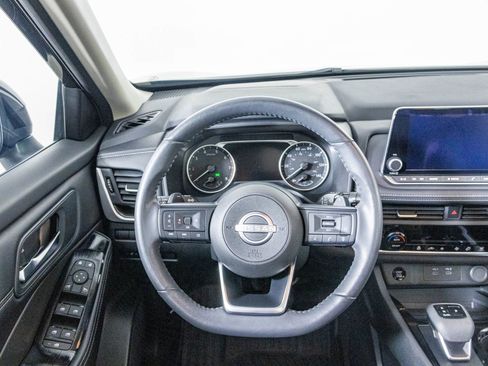 Used 2024 Nissan Rogue SV w/ SV Premium Package image 31