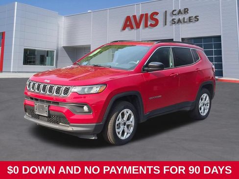 Used 2025 Jeep Compass Latitude w/ Sun & Sound Group AWD/4WD image 1