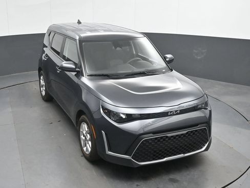 Used 2025 Kia Soul LX w/ LX Technology Package FWD image 30