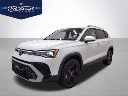 New 2025 Volkswagen Taos SEL image 1