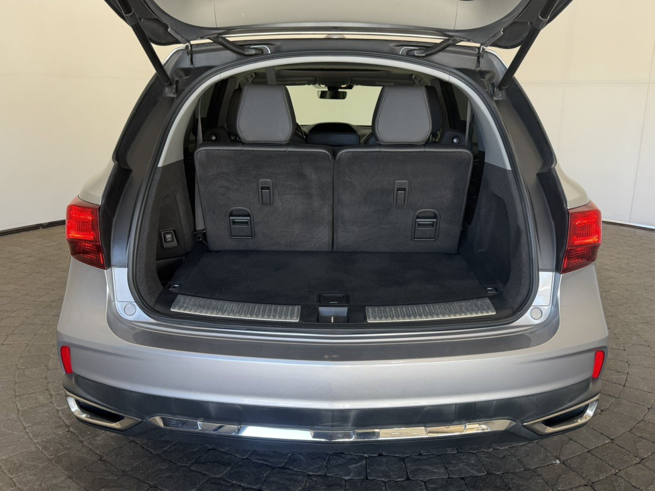 Used 2017 Acura MDX w/ Technology Package AWD/4WD image 7