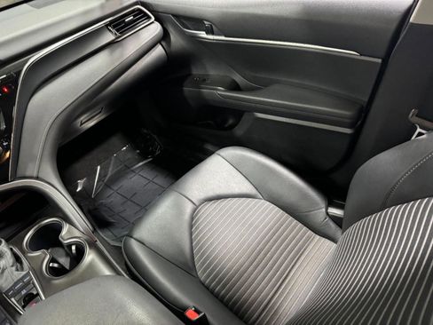 Used 2024 Toyota Camry SE image 16
