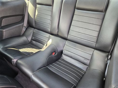 Used 2010 Ford Mustang GT image 27