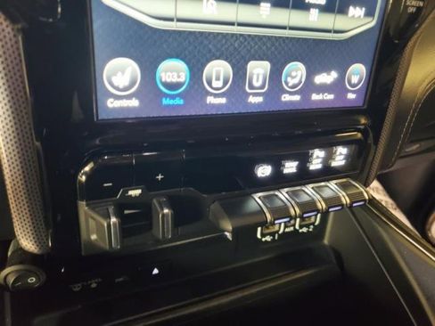 Used 2019 RAM 2500 Limited AWD/4WD image 30