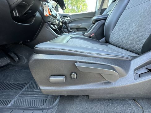 Used 2021 Chevrolet Colorado Z71 AWD/4WD image 12