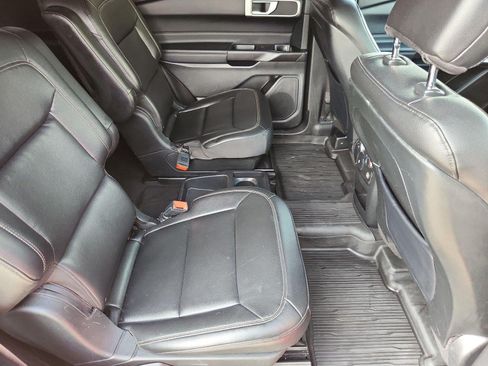 Used 2020 Ford Explorer XLT w/ Equipment Group 202A AWD/4WD image 26