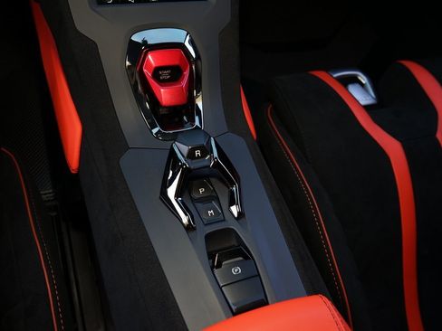 Used 2022 Lamborghini Huracan STO image 24