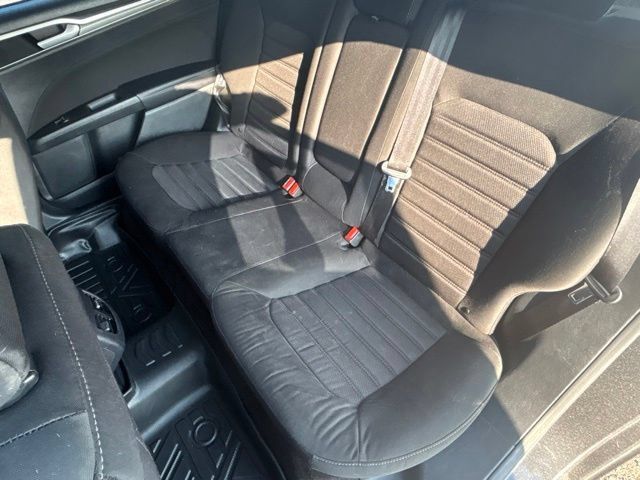Used 2019 Ford Fusion SE FWD image 23