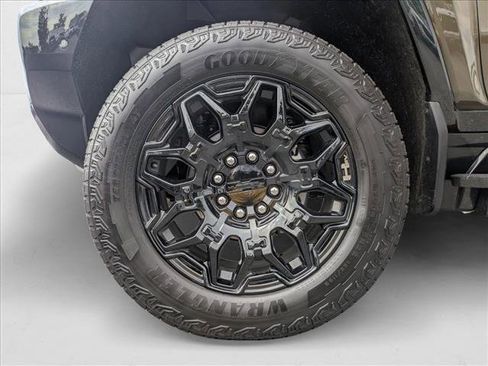 New 2025 GMC Hummer EV 2X image 10
