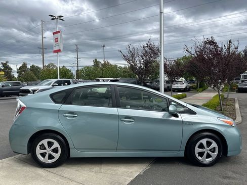 Used 2012 Toyota Prius Three FWD image 6