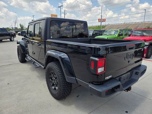 Used 2022 Jeep Gladiator Sport AWD/4WD image 5