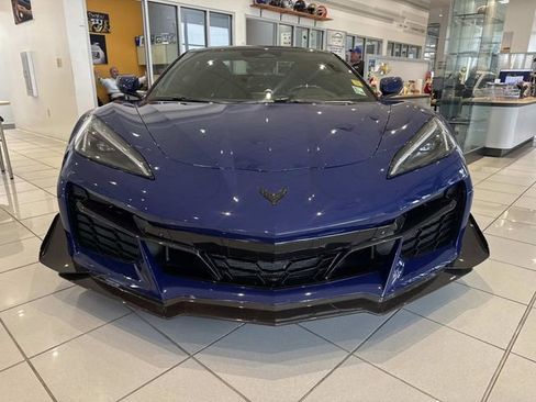 Used 2025 Chevrolet Corvette Z06 w/ Z07 Performance Package image 2