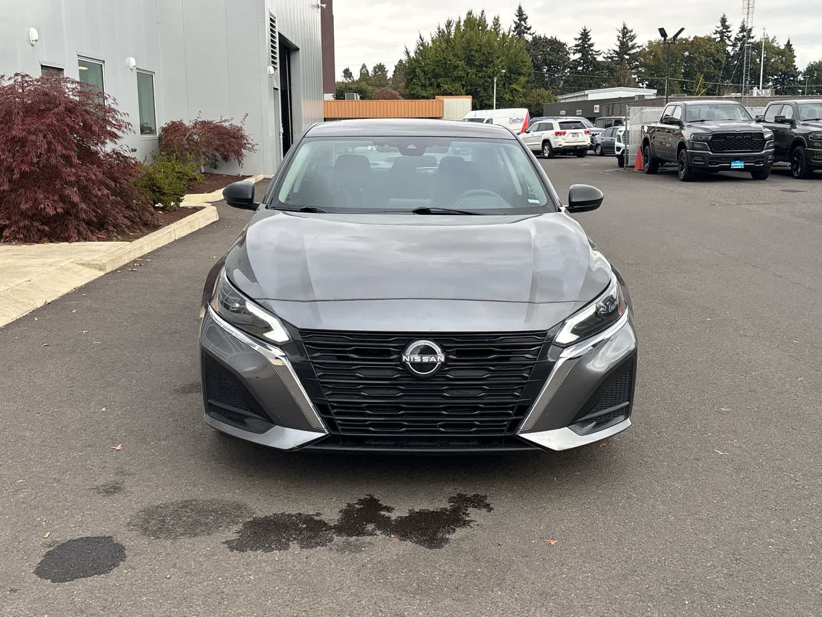 Used 2024 Nissan Altima 2.5 SV FWD image 8
